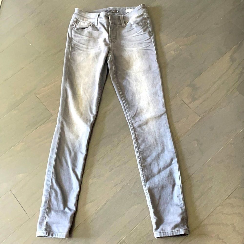 Level 99 mid-rise Liza Skinny Jeans in grey